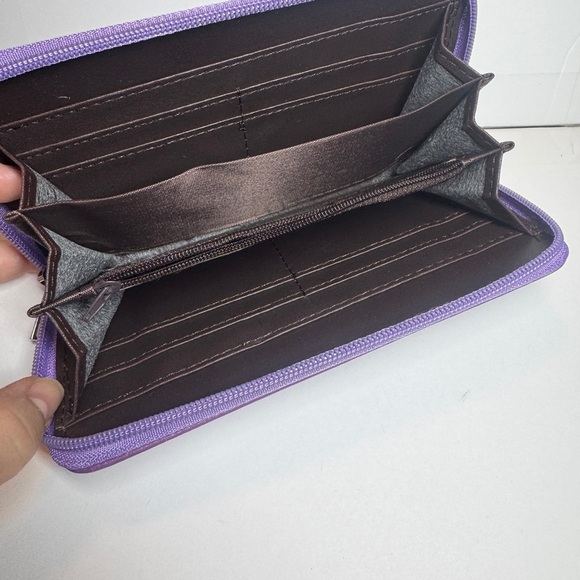 Purple Character Wallet with Cute Design - Picture 7 of 7